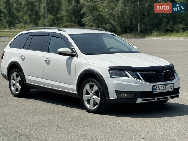 Білий Шкода Octavia Scout, об'ємом двигуна 1.97 л та пробігом 240 тис. км за 19999 $, фото 1 на Automoto.ua