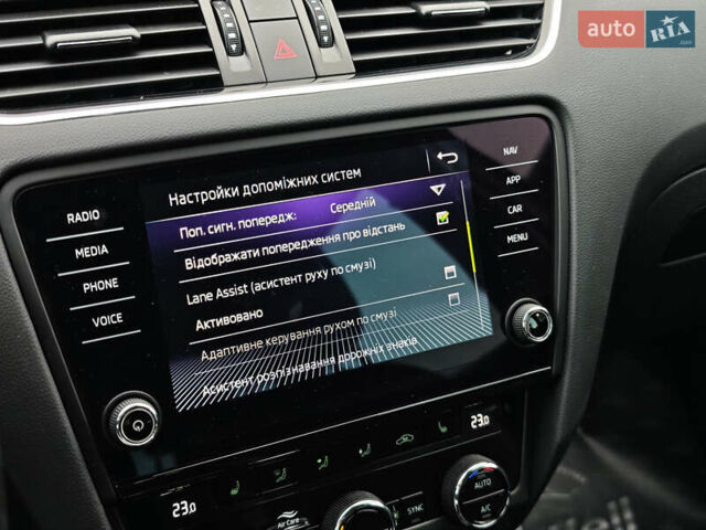 Білий Шкода Octavia Scout, об'ємом двигуна 2 л та пробігом 199 тис. км за 19200 $, фото 29 на Automoto.ua