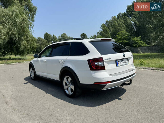 Білий Шкода Octavia Scout, об'ємом двигуна 1.97 л та пробігом 240 тис. км за 19999 $, фото 7 на Automoto.ua