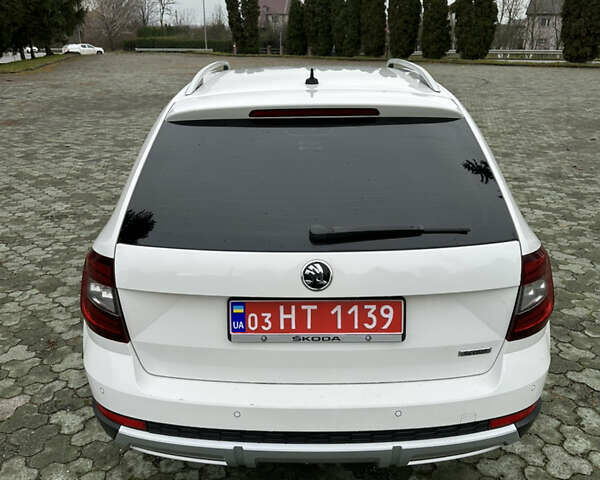 Белый Шкода Октавия Скаут, объемом двигателя 1.97 л и пробегом 198 тыс. км за 16299 $, фото 19 на Automoto.ua