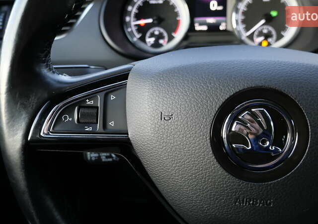 Білий Шкода Octavia Scout, об'ємом двигуна 2 л та пробігом 194 тис. км за 21400 $, фото 28 на Automoto.ua