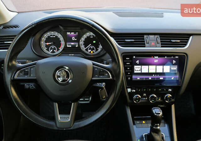 Білий Шкода Octavia Scout, об'ємом двигуна 2 л та пробігом 194 тис. км за 21400 $, фото 27 на Automoto.ua