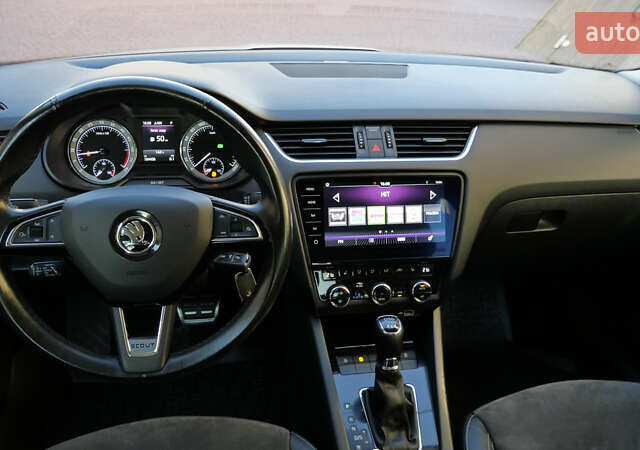 Білий Шкода Octavia Scout, об'ємом двигуна 2 л та пробігом 194 тис. км за 21400 $, фото 26 на Automoto.ua