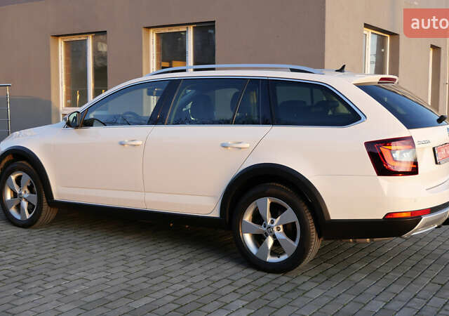 Білий Шкода Octavia Scout, об'ємом двигуна 2 л та пробігом 194 тис. км за 21400 $, фото 14 на Automoto.ua