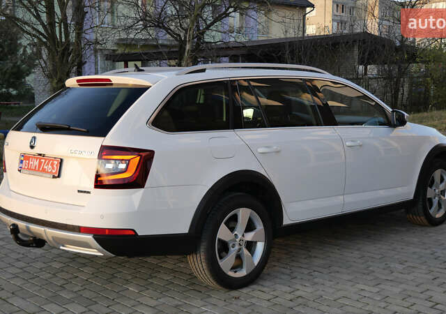 Білий Шкода Octavia Scout, об'ємом двигуна 2 л та пробігом 194 тис. км за 21400 $, фото 17 на Automoto.ua