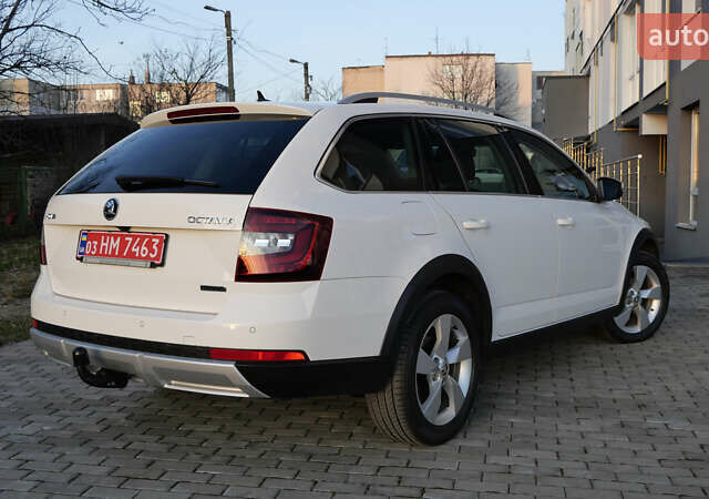 Білий Шкода Octavia Scout, об'ємом двигуна 2 л та пробігом 194 тис. км за 21400 $, фото 16 на Automoto.ua