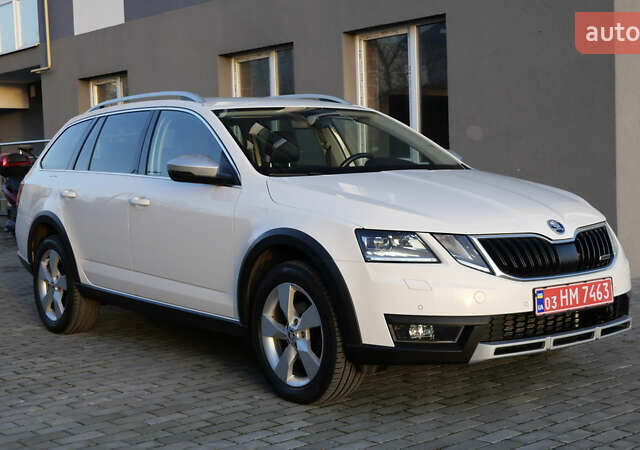 Білий Шкода Octavia Scout, об'ємом двигуна 2 л та пробігом 194 тис. км за 21400 $, фото 3 на Automoto.ua