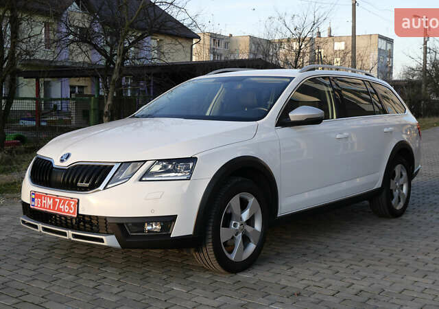 Білий Шкода Octavia Scout, об'ємом двигуна 2 л та пробігом 194 тис. км за 21400 $, фото 10 на Automoto.ua