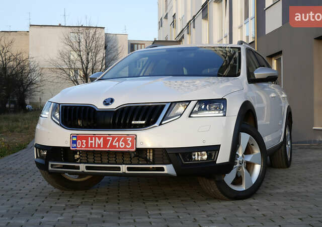 Білий Шкода Octavia Scout, об'ємом двигуна 2 л та пробігом 194 тис. км за 21400 $, фото 8 на Automoto.ua
