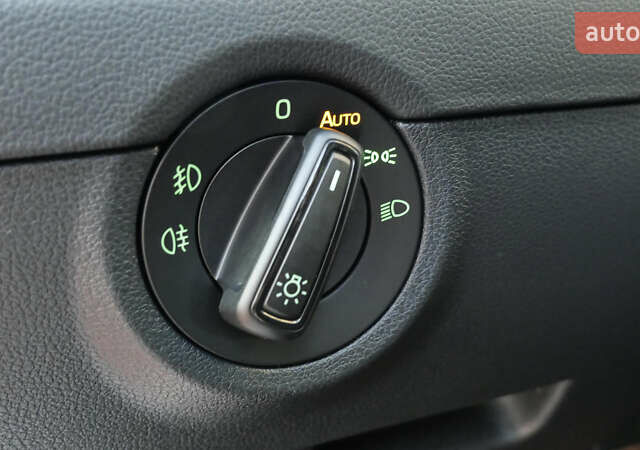 Білий Шкода Octavia Scout, об'ємом двигуна 2 л та пробігом 194 тис. км за 21400 $, фото 33 на Automoto.ua