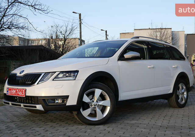 Білий Шкода Octavia Scout, об'ємом двигуна 2 л та пробігом 194 тис. км за 21400 $, фото 11 на Automoto.ua