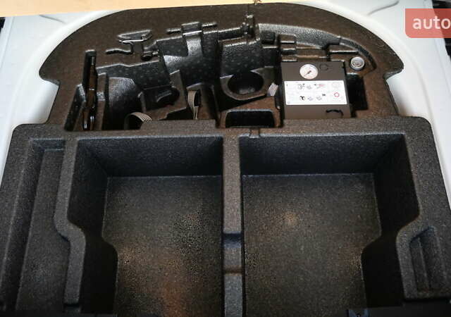 Білий Шкода Octavia Scout, об'ємом двигуна 2 л та пробігом 194 тис. км за 21400 $, фото 59 на Automoto.ua