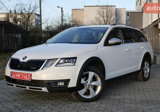 Білий Шкода Octavia Scout, об'ємом двигуна 2 л та пробігом 194 тис. км за 21400 $, фото 9 на Automoto.ua