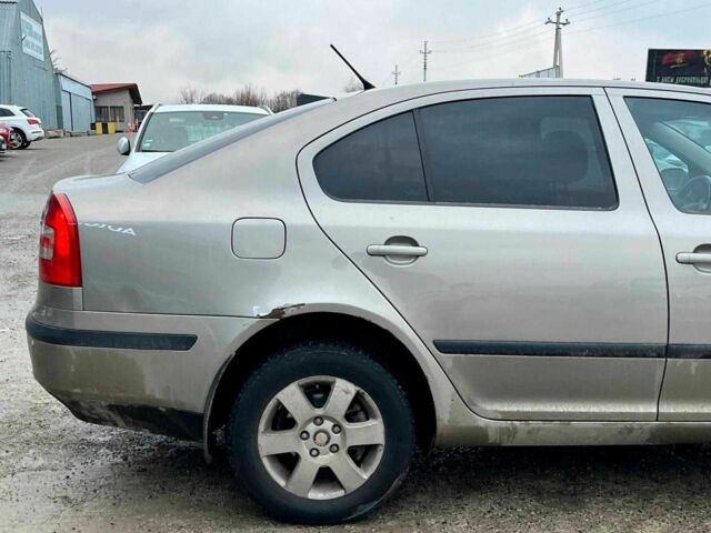 Бежевый Шкода Октавия Скаут, объемом двигателя 2 л и пробегом 315 тыс. км за 3990 $, фото 5 на Automoto.ua