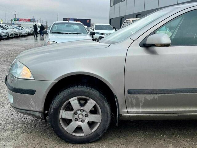 Бежевый Шкода Октавия Скаут, объемом двигателя 2 л и пробегом 315 тыс. км за 3990 $, фото 19 на Automoto.ua