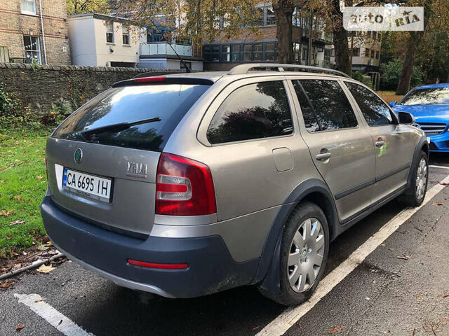 Бежевий Шкода Octavia Scout, об'ємом двигуна 2 л та пробігом 224 тис. км за 7500 $, фото 6 на Automoto.ua