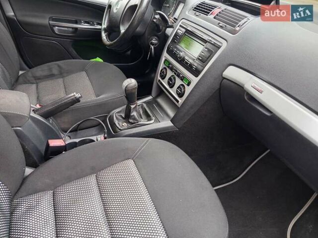 Бежевый Шкода Октавия Скаут, объемом двигателя 2 л и пробегом 237 тыс. км за 7800 $, фото 9 на Automoto.ua