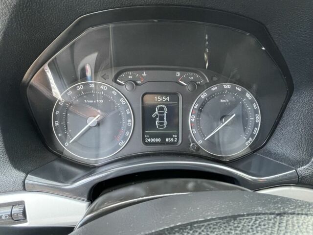 Бежевый Шкода Октавия Скаут, объемом двигателя 2 л и пробегом 2 тыс. км за 6499 $, фото 7 на Automoto.ua