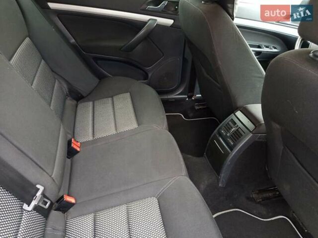 Бежевый Шкода Октавия Скаут, объемом двигателя 2 л и пробегом 237 тыс. км за 7800 $, фото 10 на Automoto.ua