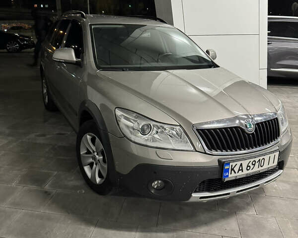 Бежевий Шкода Octavia Scout, об'ємом двигуна 1.8 л та пробігом 261 тис. км за 8100 $, фото 2 на Automoto.ua