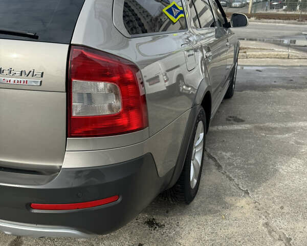 Бежевий Шкода Octavia Scout, об'ємом двигуна 1.8 л та пробігом 261 тис. км за 8100 $, фото 10 на Automoto.ua