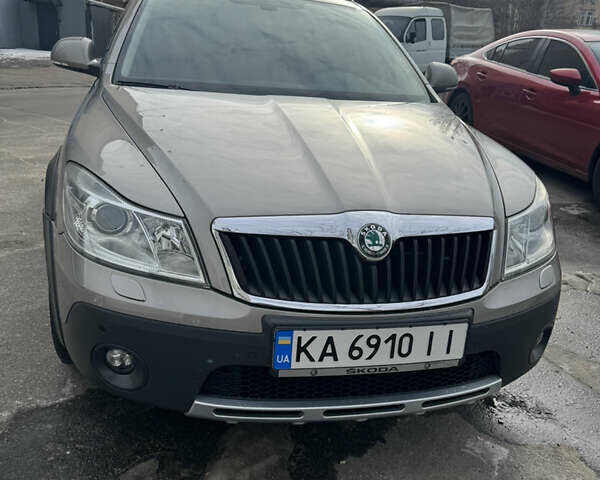 Бежевий Шкода Octavia Scout, об'ємом двигуна 1.8 л та пробігом 261 тис. км за 8100 $, фото 11 на Automoto.ua