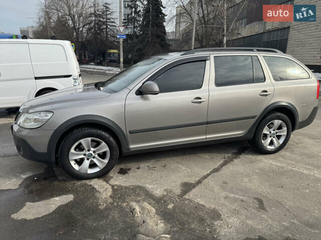Бежевий Шкода Octavia Scout, об'ємом двигуна 1.8 л та пробігом 261 тис. км за 8100 $, фото 12 на Automoto.ua
