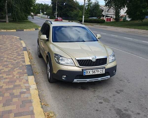 Бежевый Шкода Октавия Скаут, объемом двигателя 2 л и пробегом 320 тыс. км за 10900 $, фото 9 на Automoto.ua
