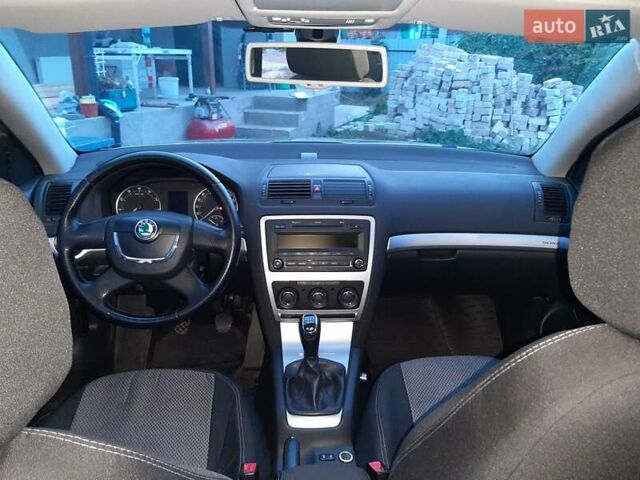 Бежевий Шкода Octavia Scout, об'ємом двигуна 1.8 л та пробігом 180 тис. км за 8808 $, фото 9 на Automoto.ua