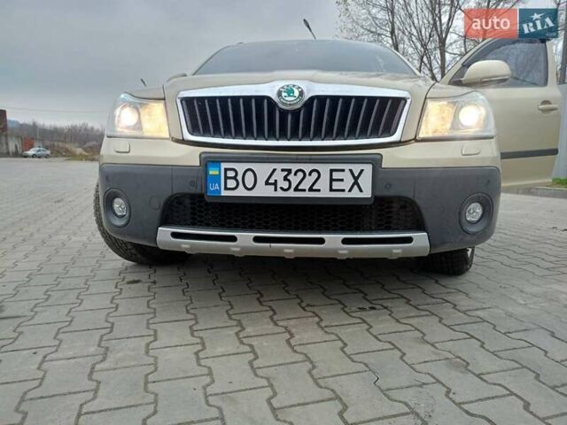Бежевый Шкода Октавия Скаут, объемом двигателя 1.97 л и пробегом 220 тыс. км за 9600 $, фото 4 на Automoto.ua