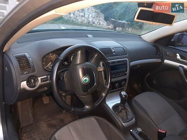 Бежевий Шкода Octavia Scout, об'ємом двигуна 1.8 л та пробігом 180 тис. км за 8808 $, фото 5 на Automoto.ua