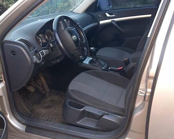 Бежевий Шкода Octavia Scout, об'ємом двигуна 1.8 л та пробігом 180 тис. км за 8808 $, фото 1 на Automoto.ua