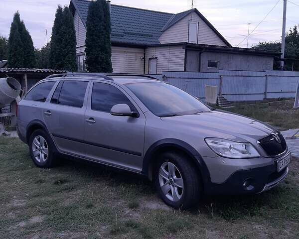 Бежевий Шкода Octavia Scout, об'ємом двигуна 1.8 л та пробігом 180 тис. км за 8808 $, фото 21 на Automoto.ua
