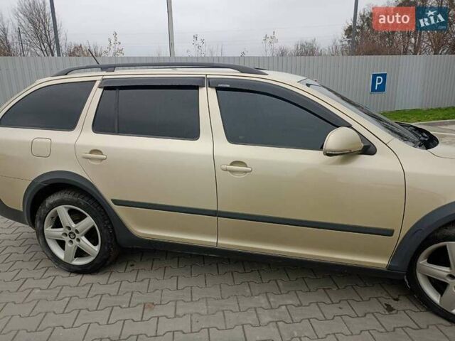 Бежевый Шкода Октавия Скаут, объемом двигателя 1.97 л и пробегом 220 тыс. км за 9600 $, фото 19 на Automoto.ua