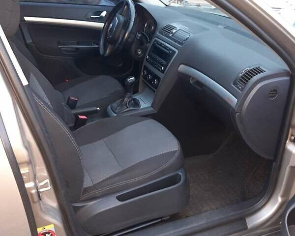 Бежевий Шкода Octavia Scout, об'ємом двигуна 1.8 л та пробігом 180 тис. км за 8808 $, фото 12 на Automoto.ua