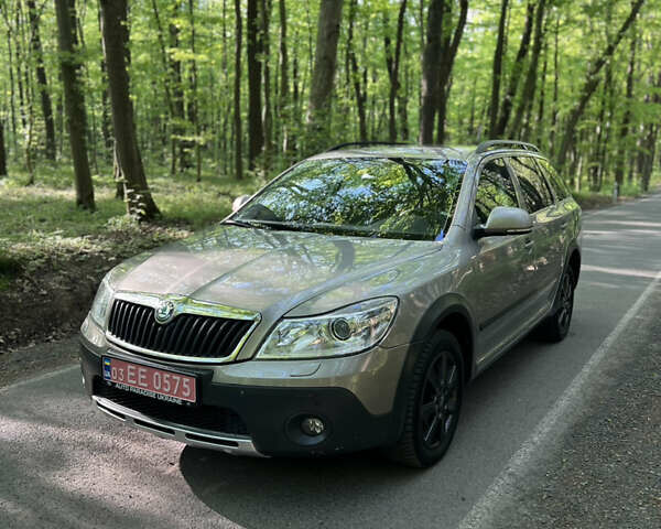 Бежевий Шкода Octavia Scout, об'ємом двигуна 2 л та пробігом 284 тис. км за 10499 $, фото 1 на Automoto.ua