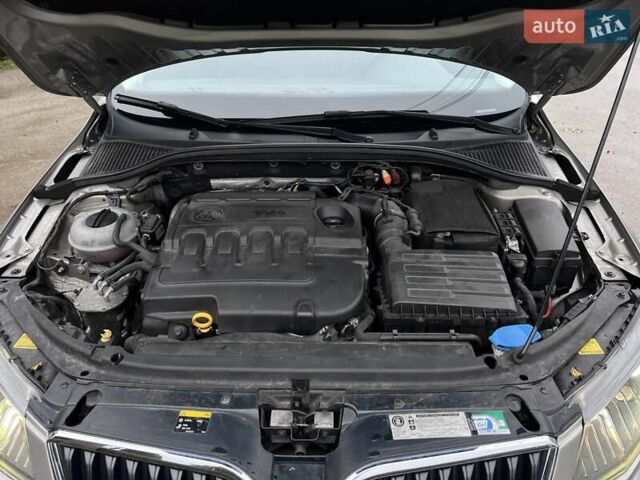 Бежевый Шкода Октавия Скаут, объемом двигателя 2 л и пробегом 199 тыс. км за 14900 $, фото 21 на Automoto.ua