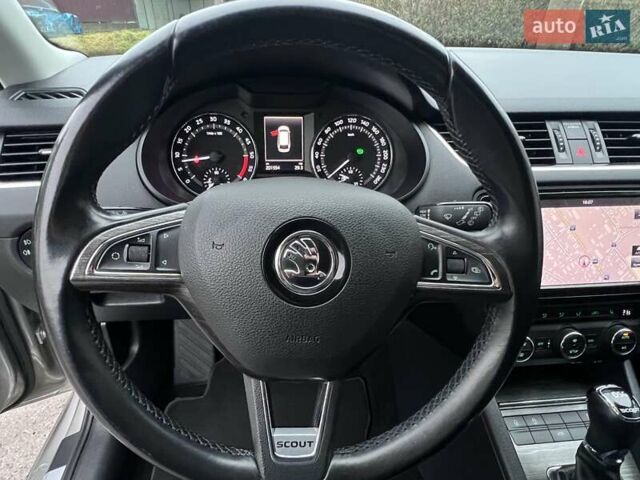 Бежевый Шкода Октавия Скаут, объемом двигателя 2 л и пробегом 199 тыс. км за 14900 $, фото 7 на Automoto.ua