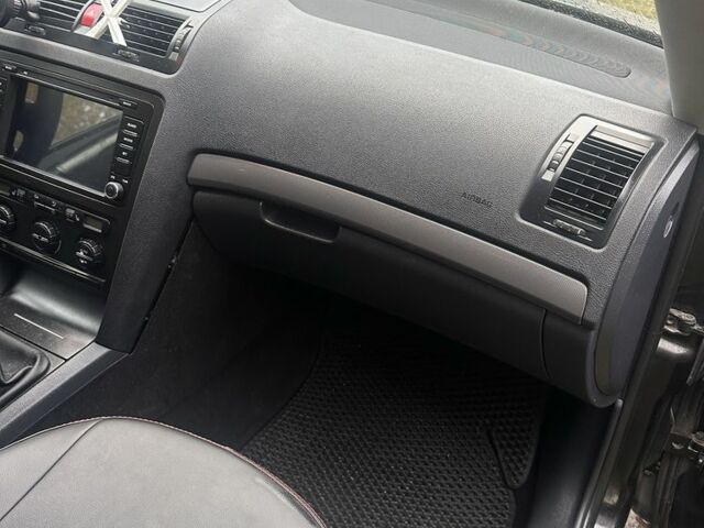 Чорний Шкода Octavia Scout, об'ємом двигуна 2 л та пробігом 3 тис. км за 6000 $, фото 8 на Automoto.ua