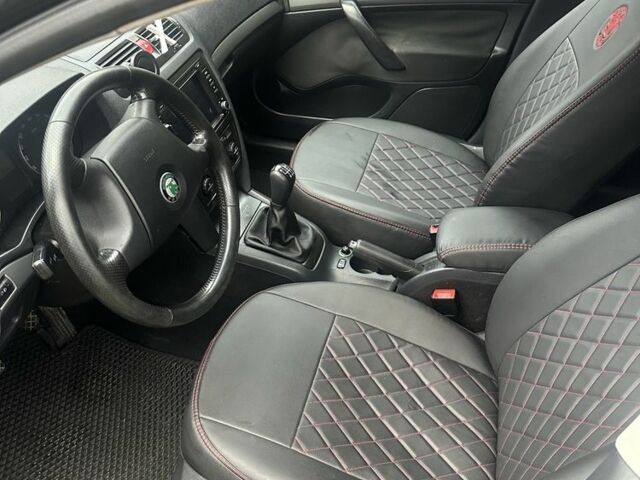Чорний Шкода Octavia Scout, об'ємом двигуна 2 л та пробігом 3 тис. км за 6000 $, фото 7 на Automoto.ua