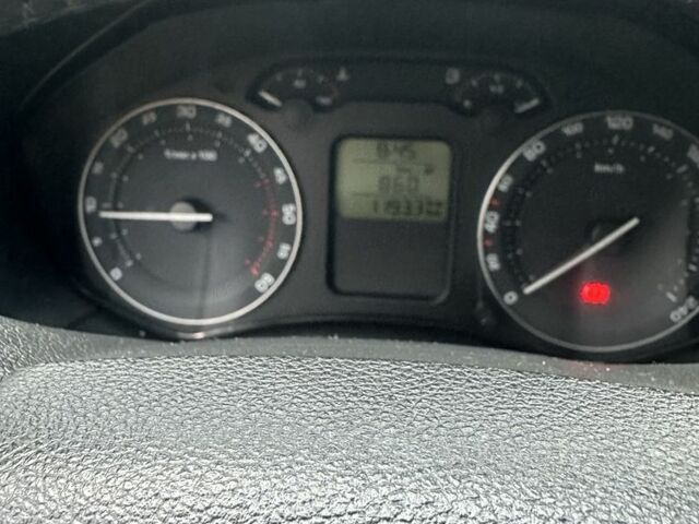 Чорний Шкода Octavia Scout, об'ємом двигуна 2 л та пробігом 3 тис. км за 6000 $, фото 6 на Automoto.ua