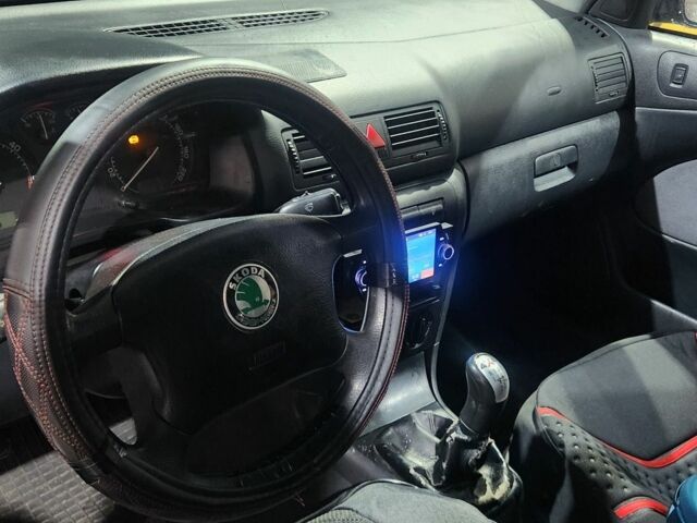 Черный Шкода Октавия Скаут, объемом двигателя 1.9 л и пробегом 400 тыс. км за 1894 $, фото 6 на Automoto.ua