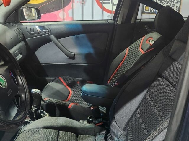 Черный Шкода Октавия Скаут, объемом двигателя 1.9 л и пробегом 400 тыс. км за 1894 $, фото 5 на Automoto.ua