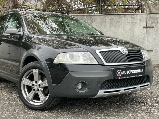 Чорний Шкода Octavia Scout, об'ємом двигуна 2 л та пробігом 218 тис. км за 6790 $, фото 1 на Automoto.ua