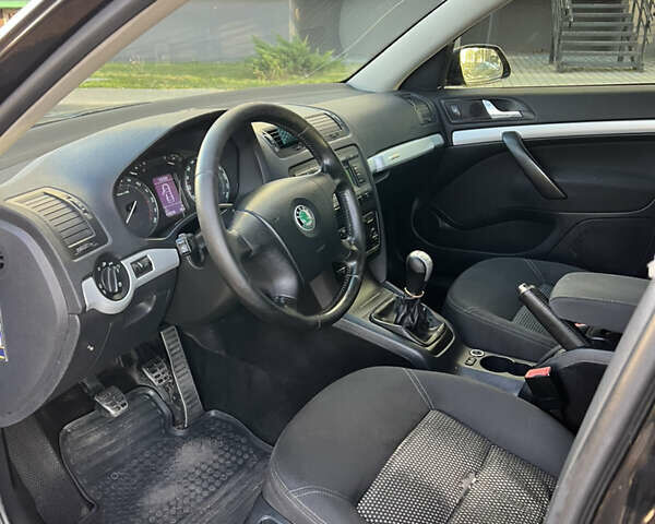 Чорний Шкода Octavia Scout, об'ємом двигуна 2 л та пробігом 312 тис. км за 6500 $, фото 14 на Automoto.ua