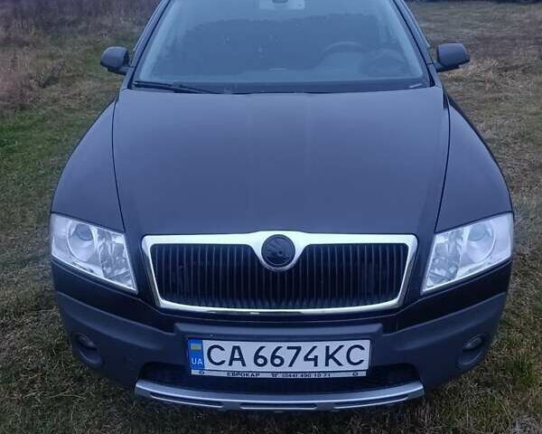Черный Шкода Октавия Скаут, объемом двигателя 1.98 л и пробегом 315 тыс. км за 6200 $, фото 4 на Automoto.ua