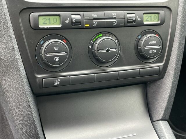 Чорний Шкода Octavia Scout, об'ємом двигуна 2 л та пробігом 218 тис. км за 6790 $, фото 16 на Automoto.ua