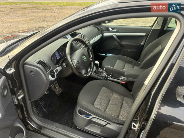 Чорний Шкода Octavia Scout, об'ємом двигуна 2 л та пробігом 241 тис. км за 6000 $, фото 7 на Automoto.ua