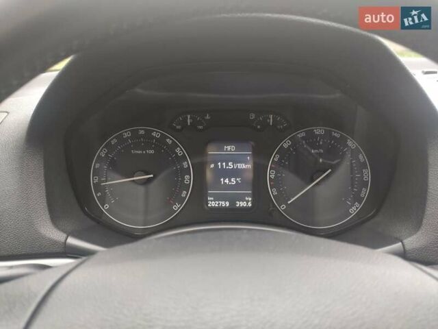 Чорний Шкода Octavia Scout, об'ємом двигуна 2 л та пробігом 202 тис. км за 8000 $, фото 5 на Automoto.ua