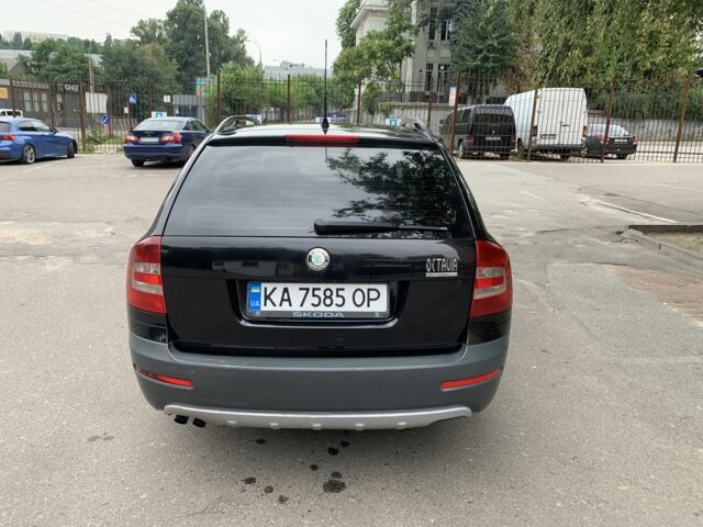 Чорний Шкода Octavia Scout, об'ємом двигуна 2 л та пробігом 296 тис. км за 7300 $, фото 3 на Automoto.ua